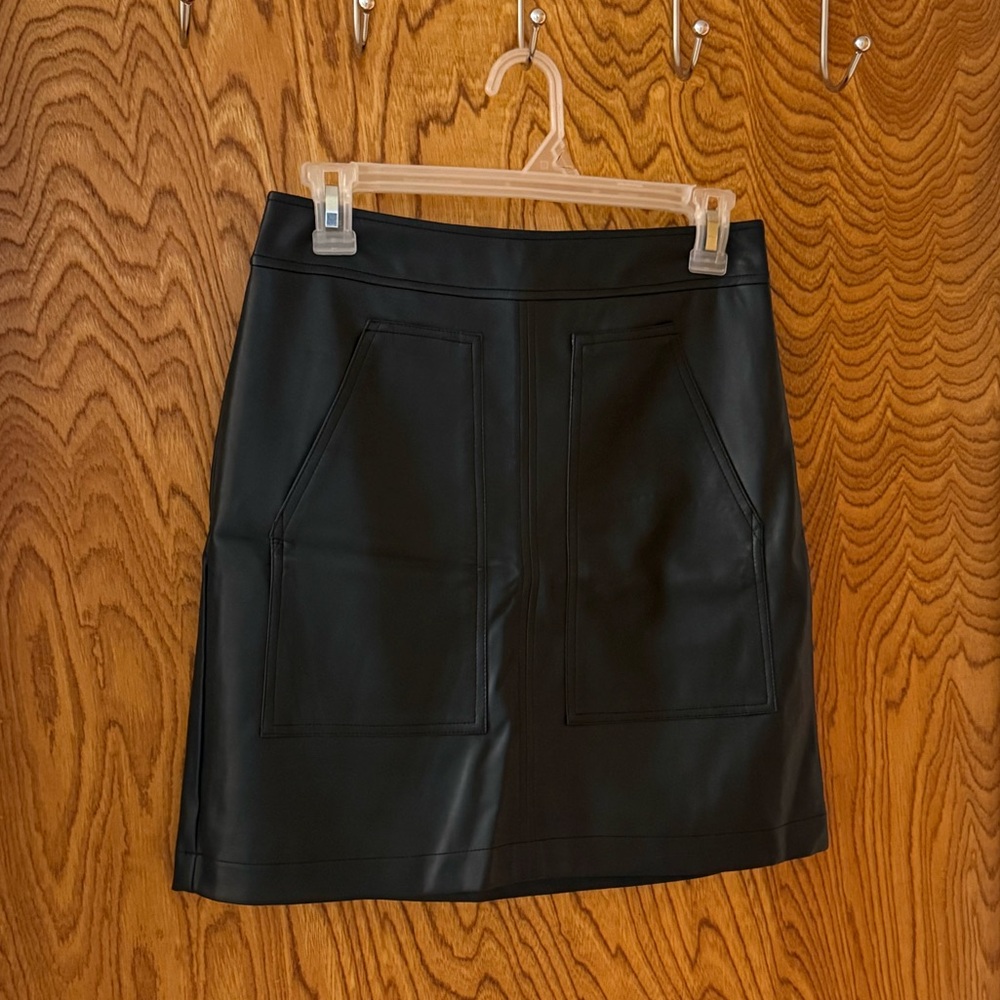 LOFT Black Mini Skirt Faux Leather Size 0P